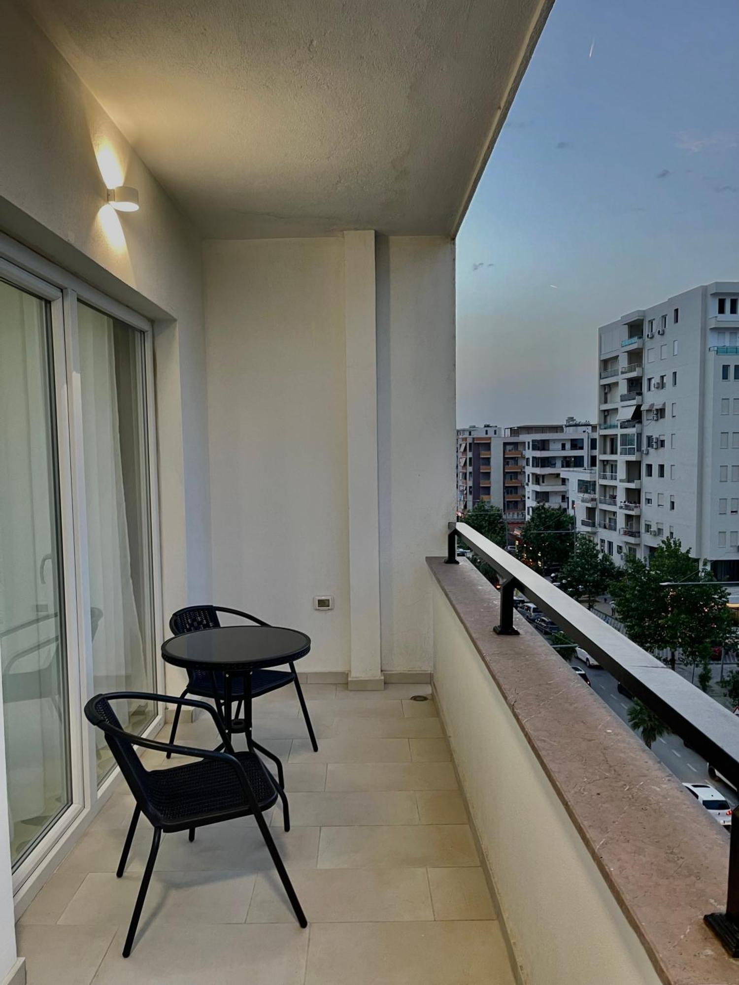 Ki Apartment Durres Bagian luar foto